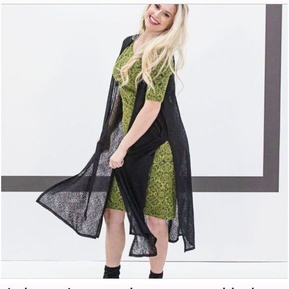 LuLaRoe Open Front Long Sleeveless Heatherd Red Joy Duster Size Large - Picture 10 of 10